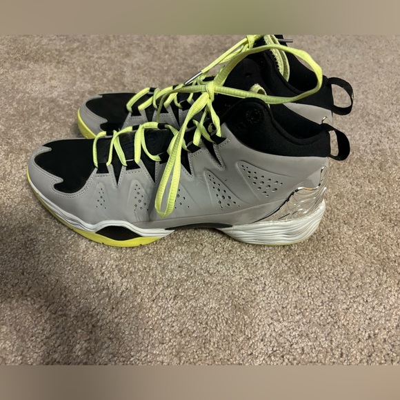 2014 Jordan Melo M10 'Metallic Silver Volt' - Picture 2 of 8